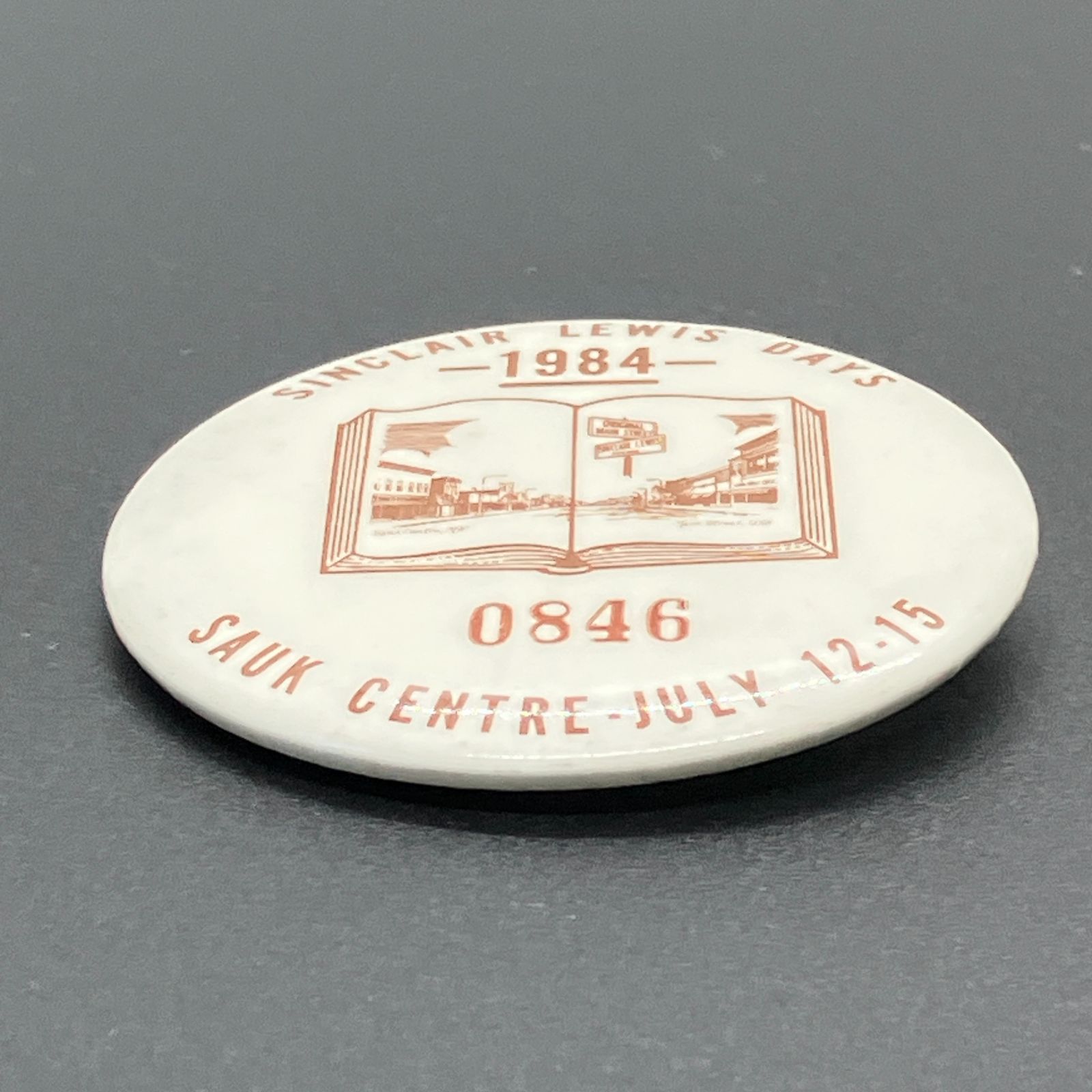 缶バッジ ビンテージ 輸入 アメリカ 『 シンクレア ルイス デイズ 1984