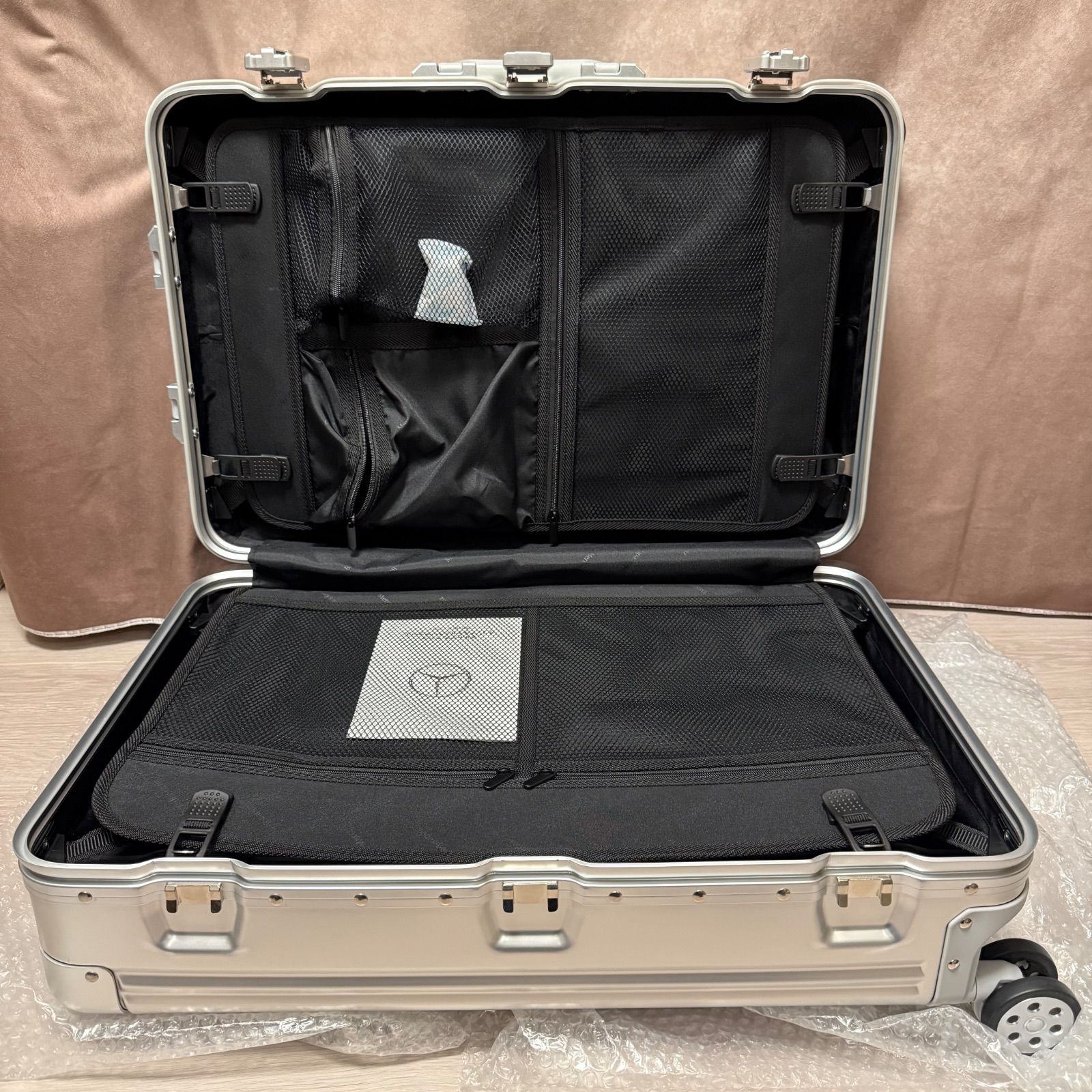 新品】Mercedes-Benz メルセデスベンツ アルミ スーツケース 65L