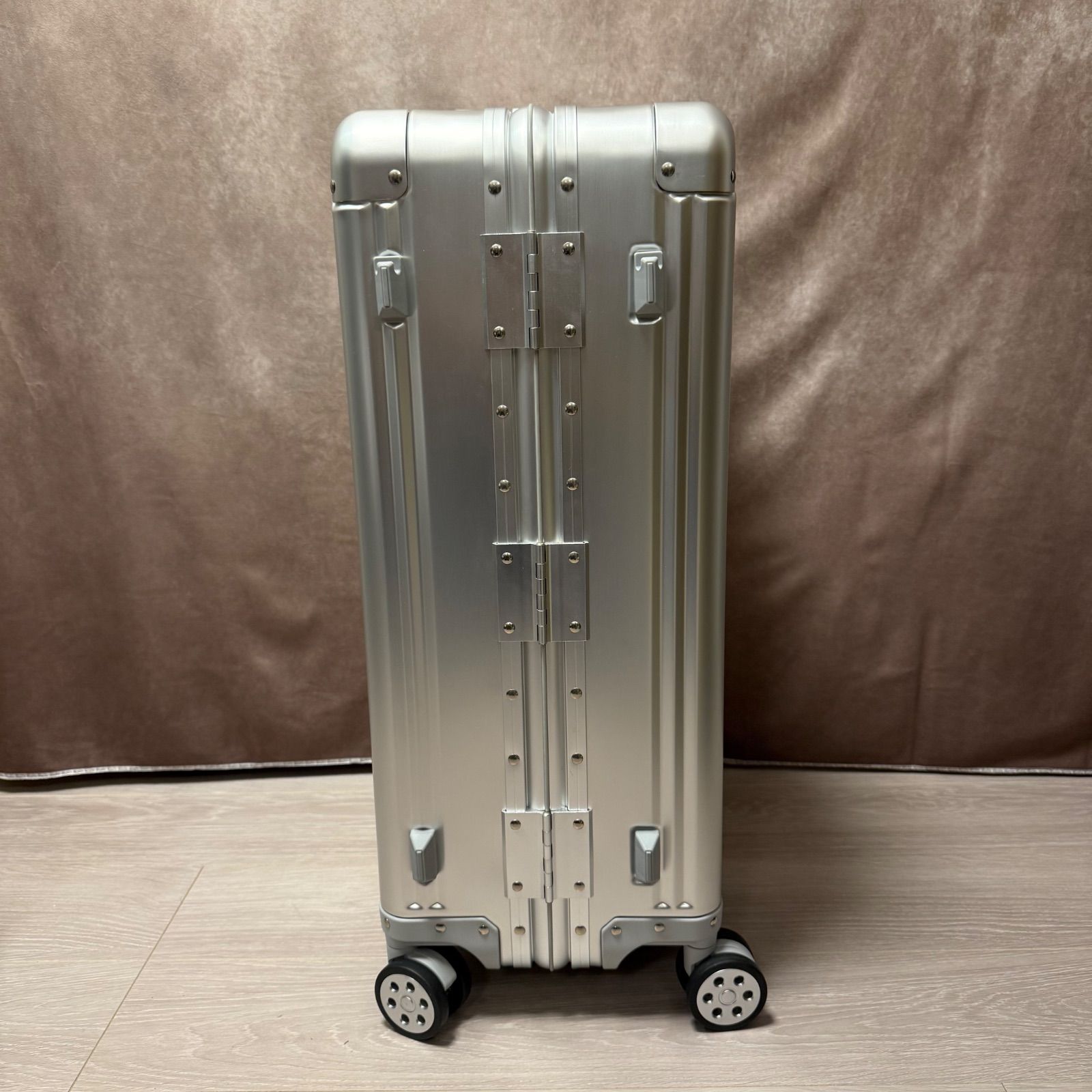 新品】Mercedes-Benz メルセデスベンツ アルミ スーツケース 65L