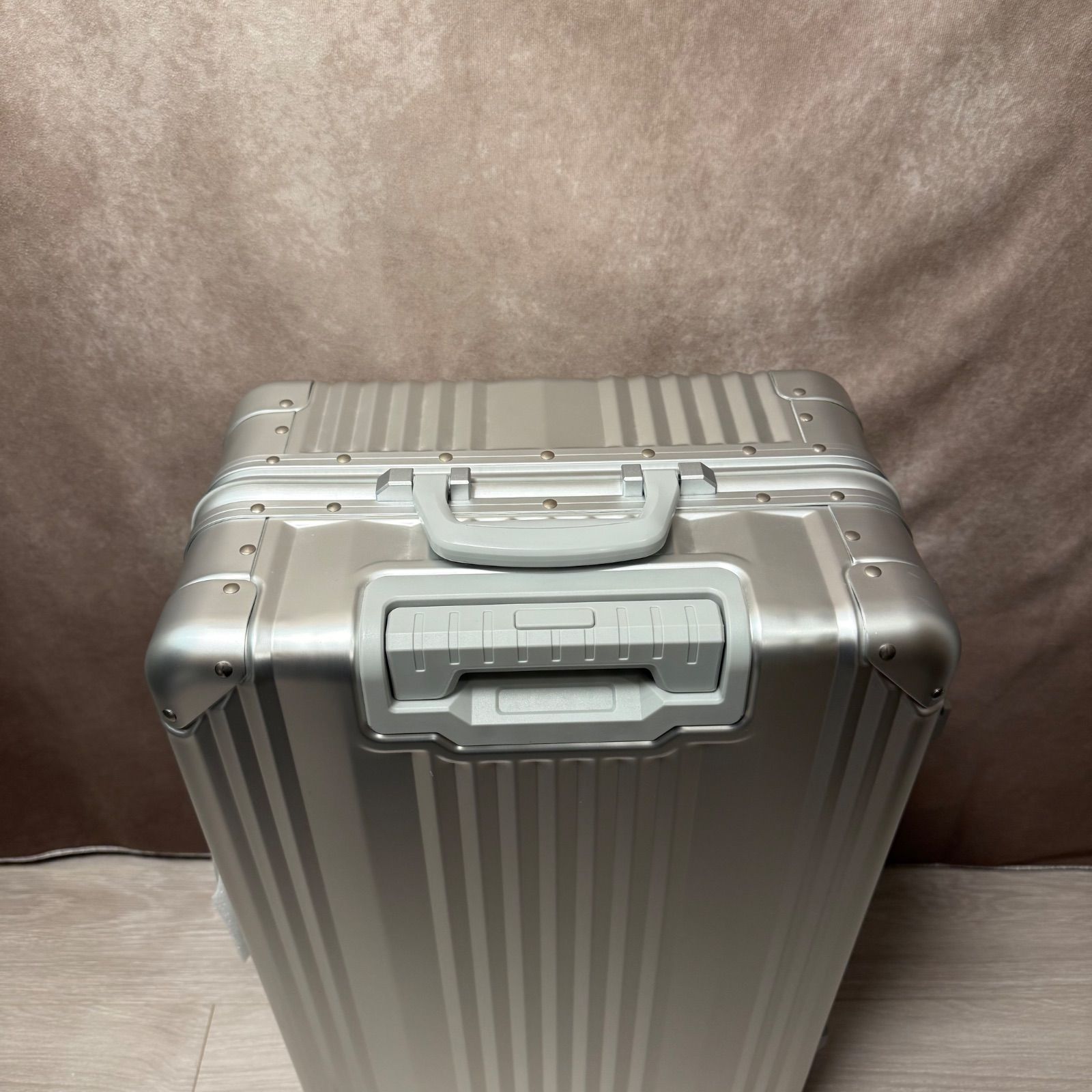 新品】Mercedes-Benz メルセデスベンツ アルミ スーツケース 65L