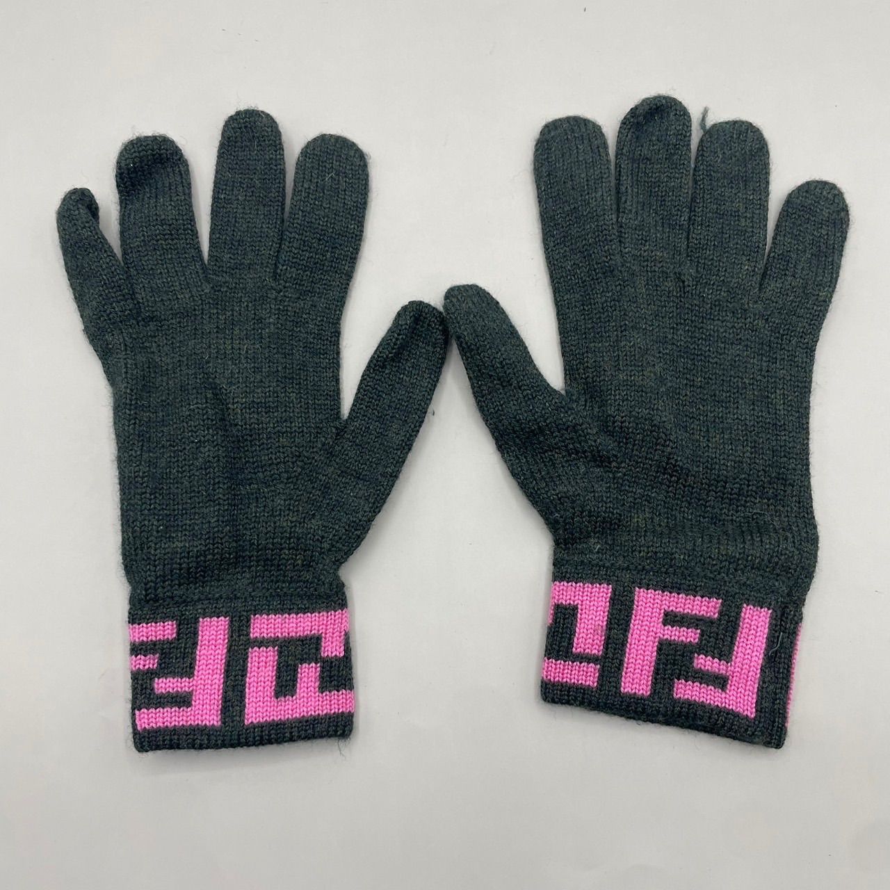 極美品 FENDI フェンディ 手袋 グローブ ウール ズッカ柄 希少カラー