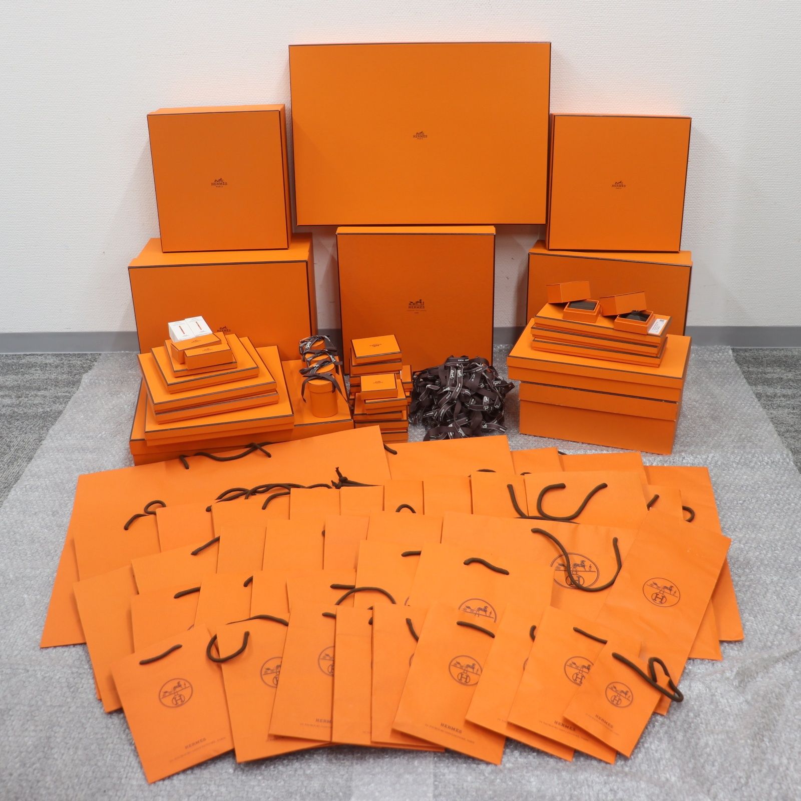 IT4HE93O2WH8 HERMES エルメス BOX 純正 紙袋 オレンジ 空き箱