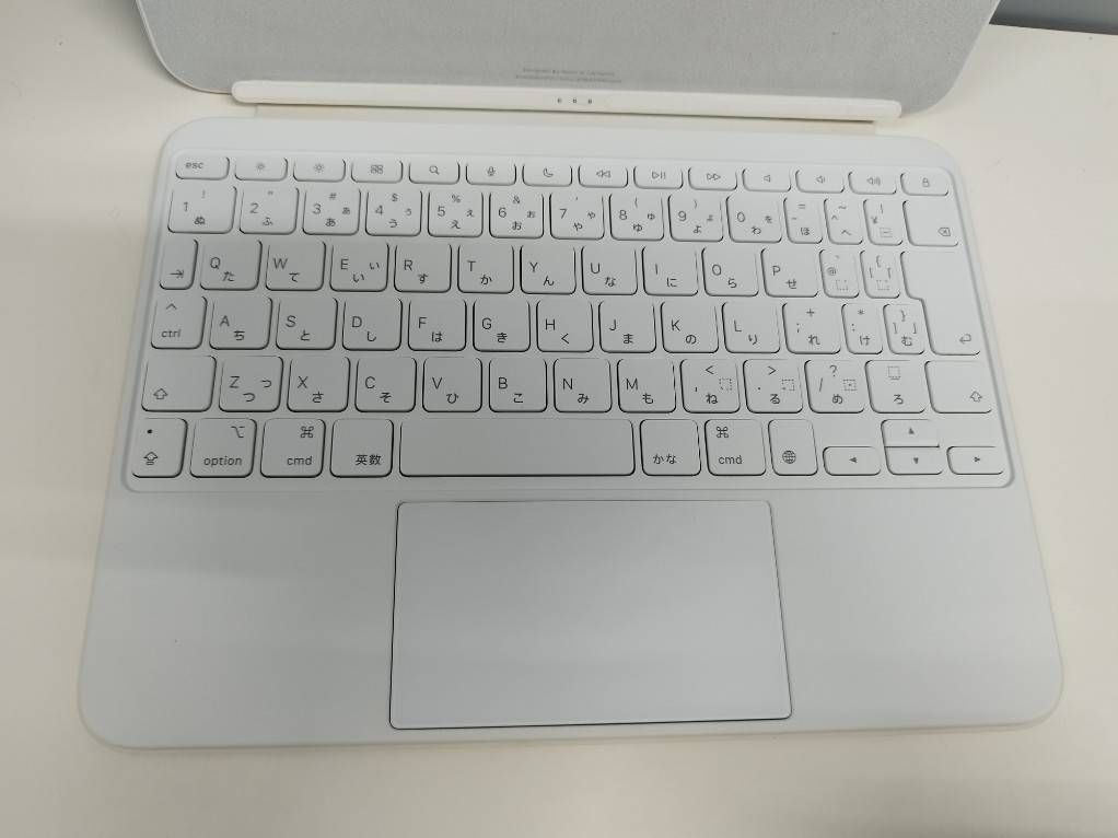 良品】iPad Magic Keyboard Folio/A2695/日本語配列〈MQDP3J/A