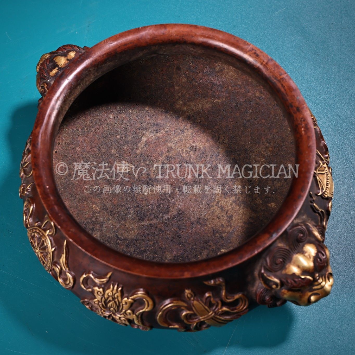 旧家蔵出し 紫銅製 塗金 浮彫 鏨刻 吉祥八寶紋 香炉 熏香炉 香道具