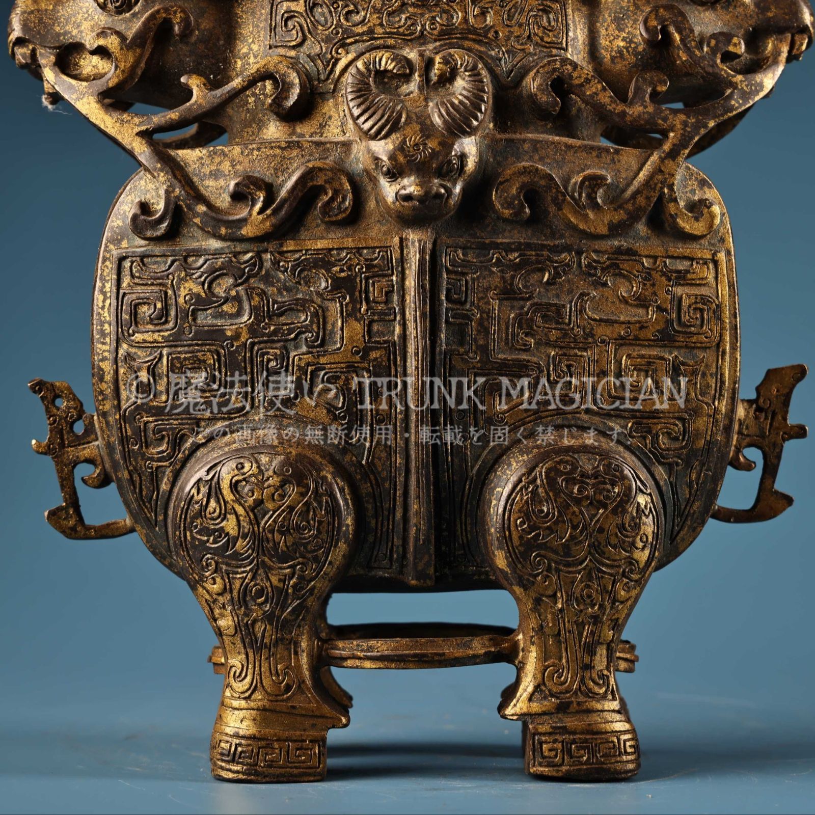 旧家蔵出し 銅製 浮彫 鏨刻 泥金 牛頭花瓶 置物 賞物 供養品 古美術品