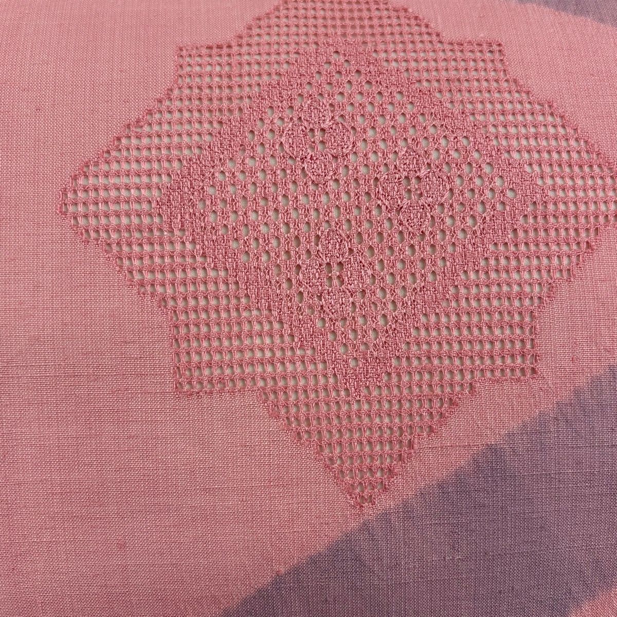 美品】 名古屋帯 秀品 紬地 幾何学模様 汕頭刺繍 ピンク 正絹 【中古