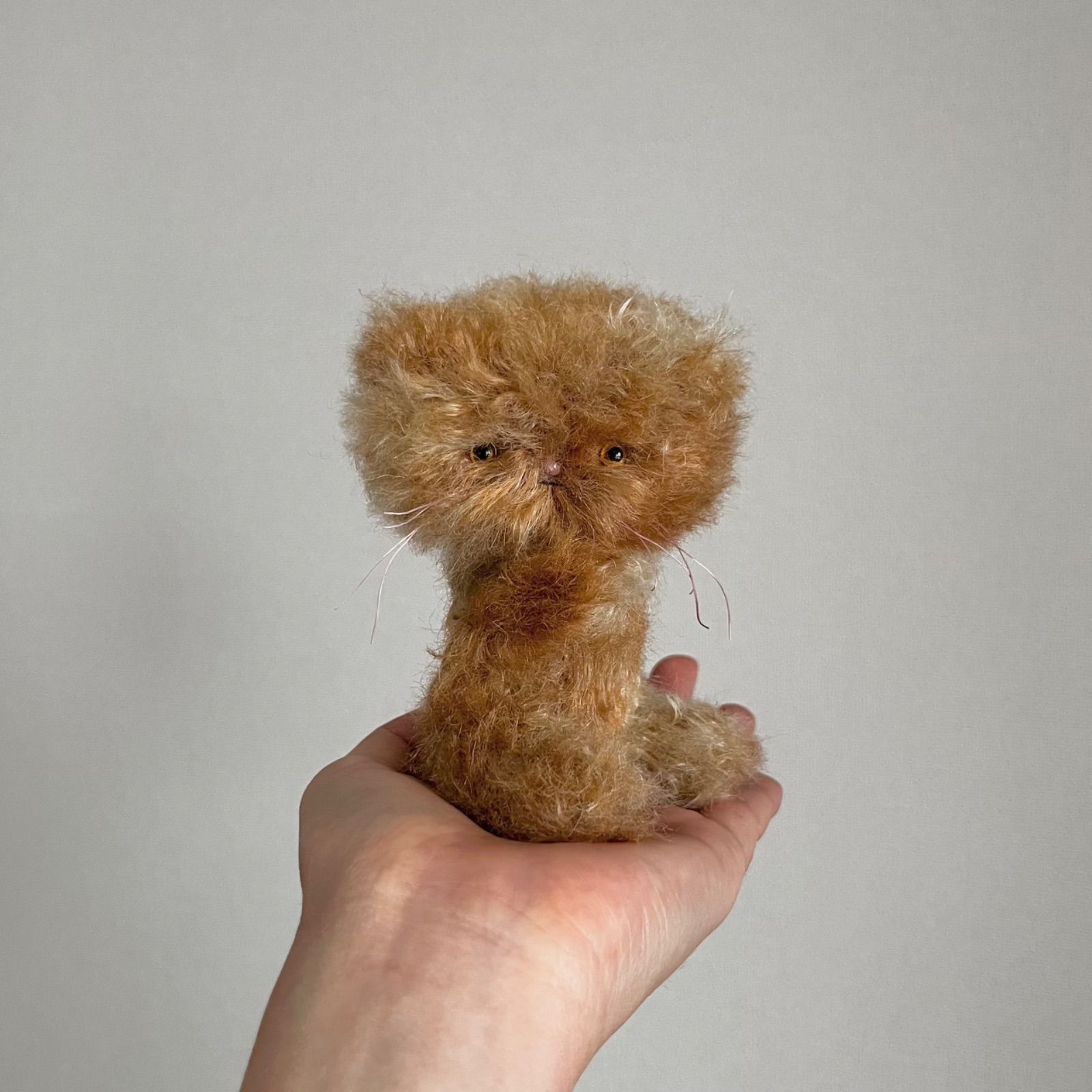 ちゃいろっぽい子 ｝ ぬいぐるみ 作家 ねこ テディベア ハンドメイド