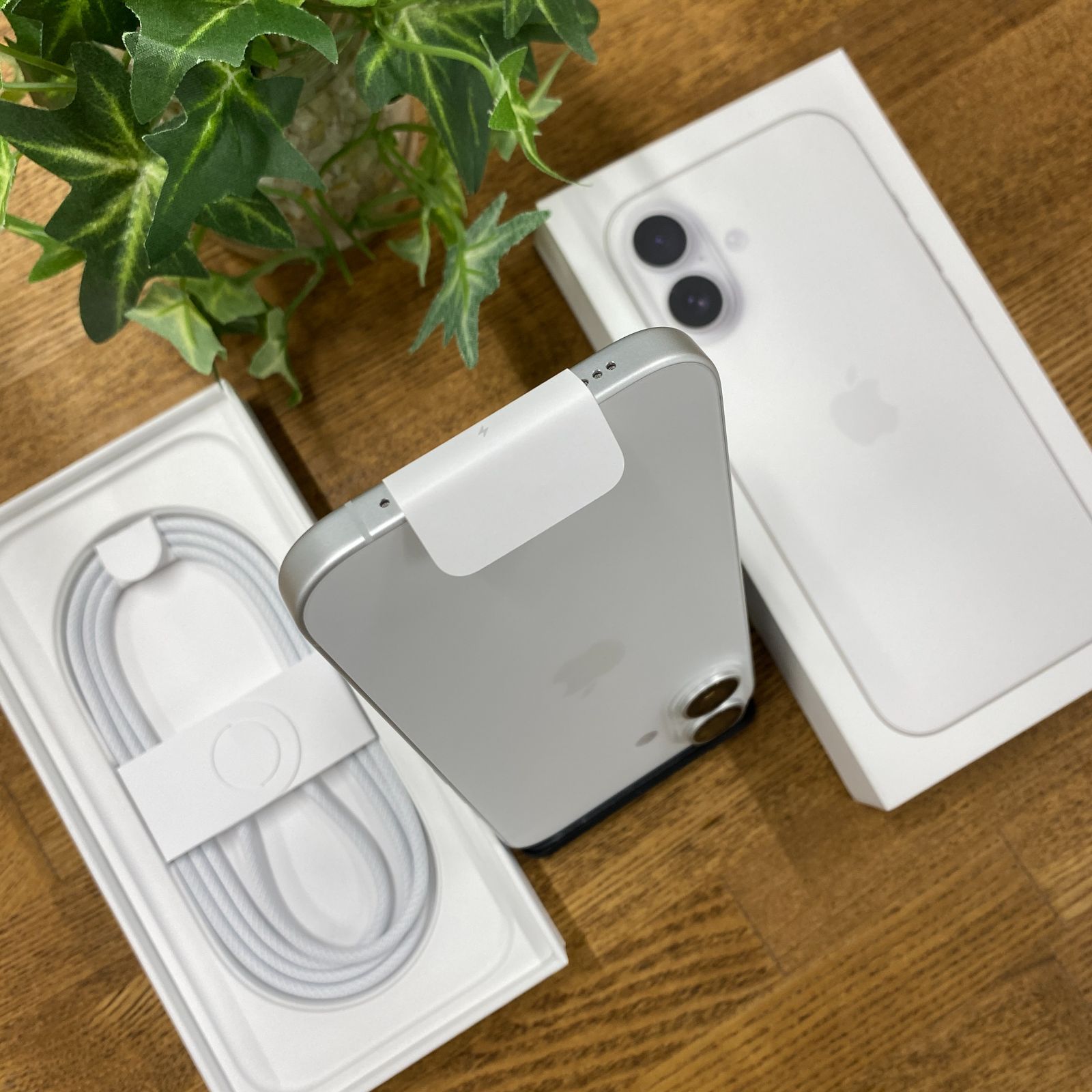 新品・未使用 iPhone 17 256GB ホワイト 国内版 SIMフリー 送料無料