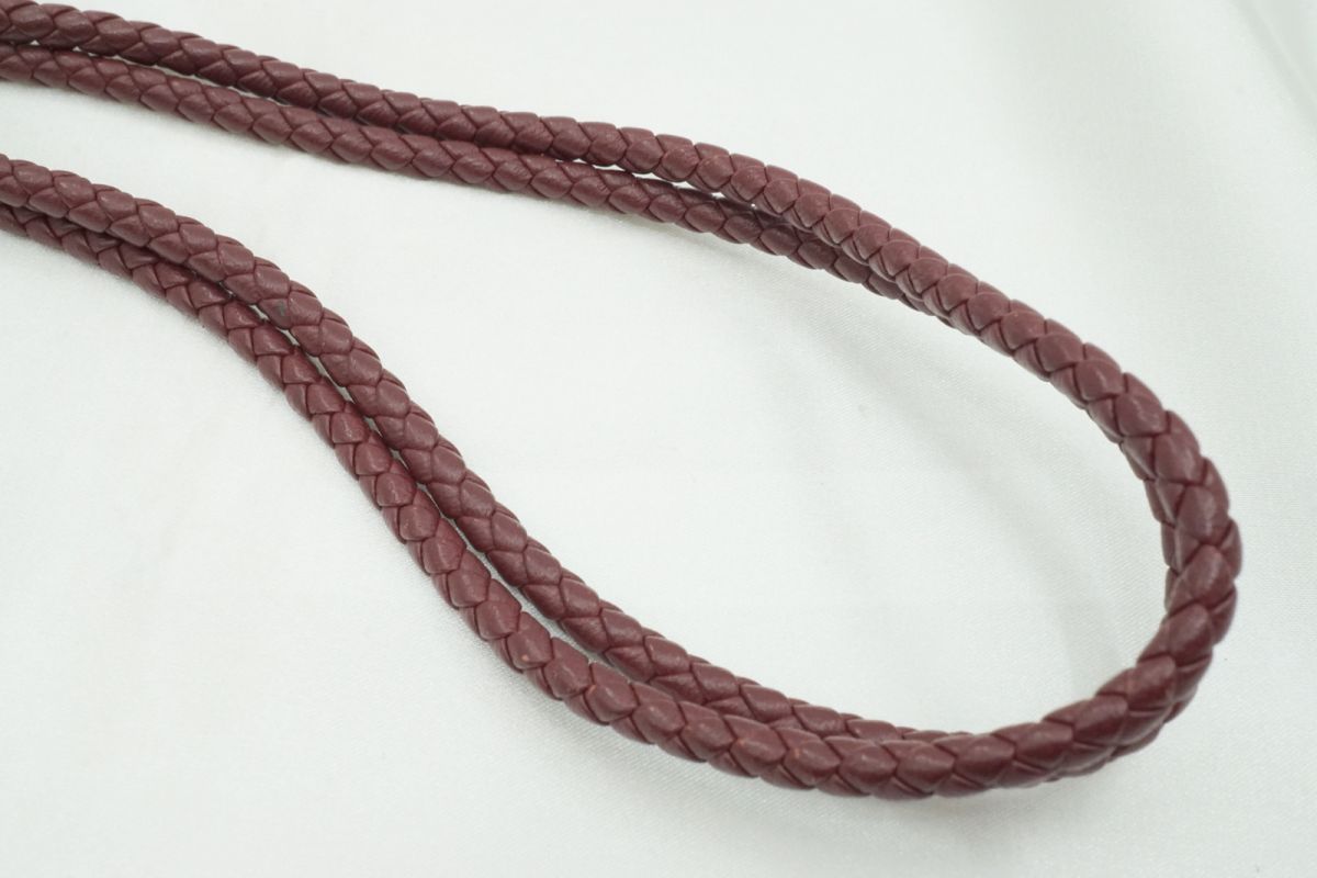 ボッテガ ヴェネタ イントレチャート ネックストラップ 編み込み
