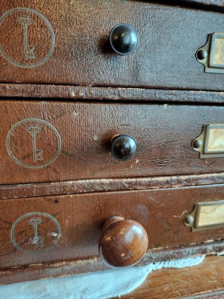 フランス アンティーク カルティエ ブレッソン スプールキャビネット 3