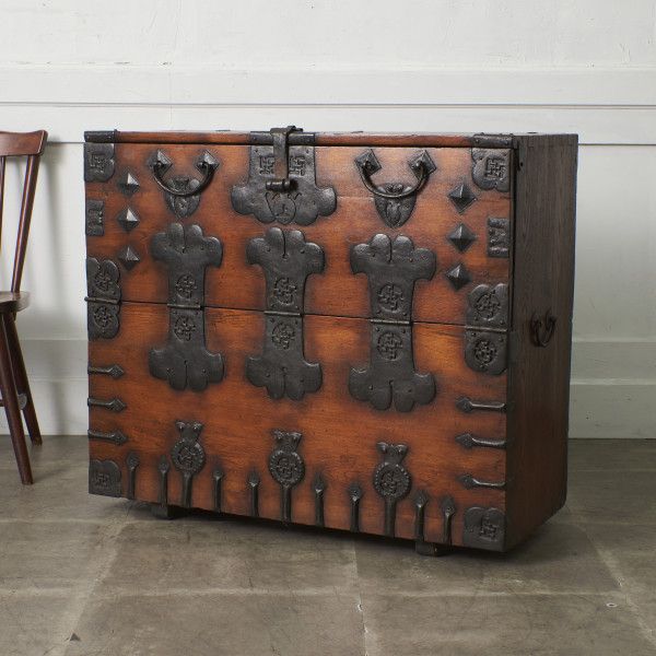 李朝家具 無垢材 古鉄金具 半閉櫃 バンダジ 半閉じ箱 時代物 朝鮮 収納