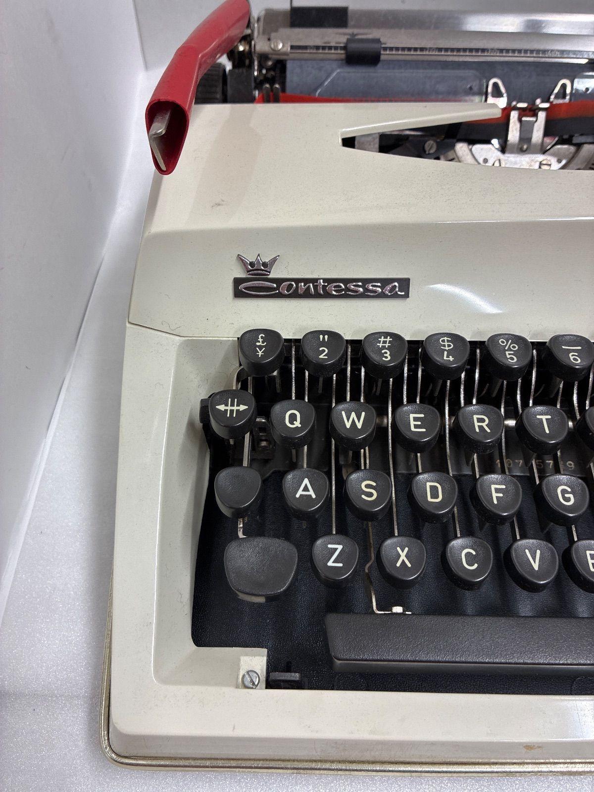 Triumph Adler Contessa Deluxe タイプライター - メルカリ