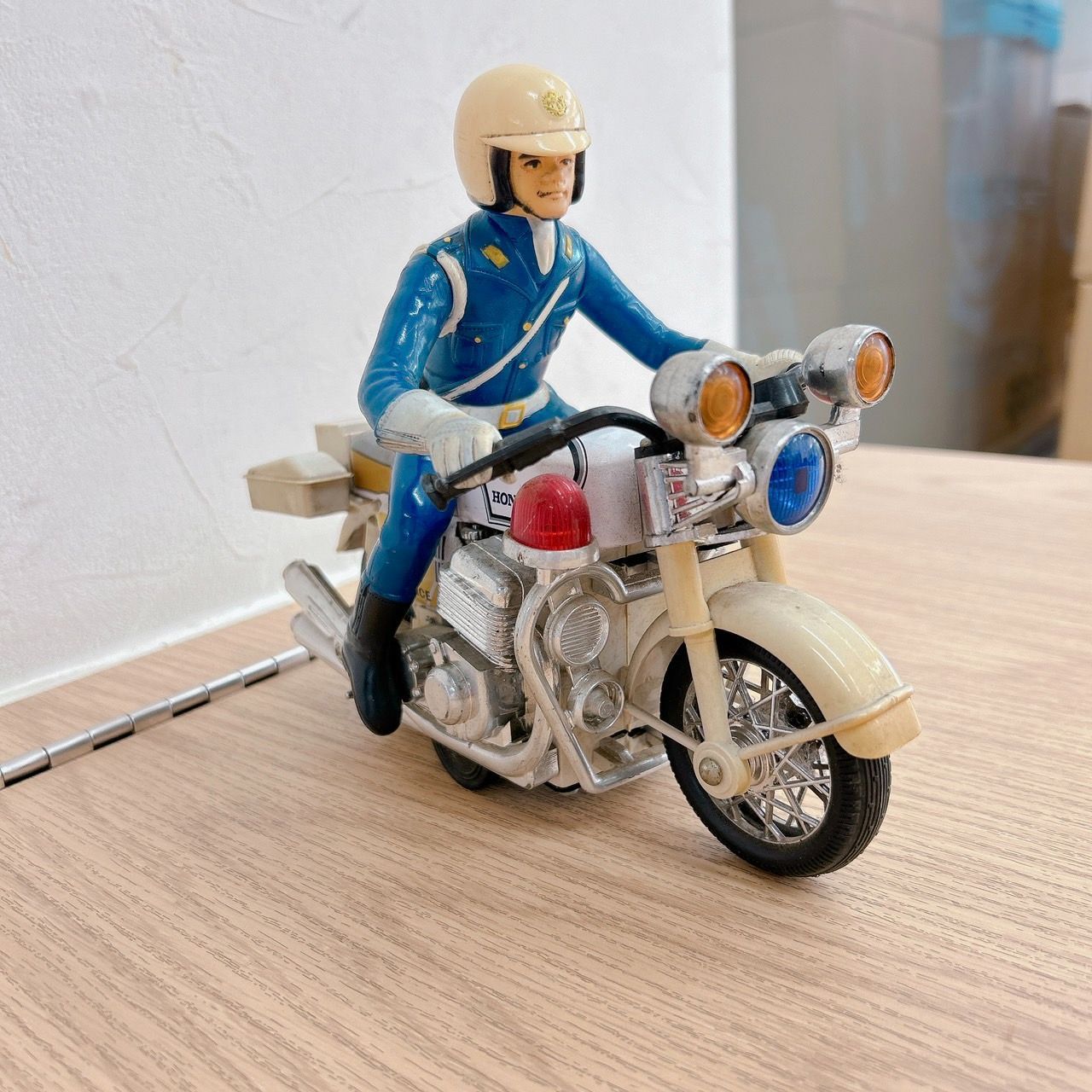 ブリキ白バイブリキ ど*ど様 ブリキ 白バイ 当時物 レトロ 昭和