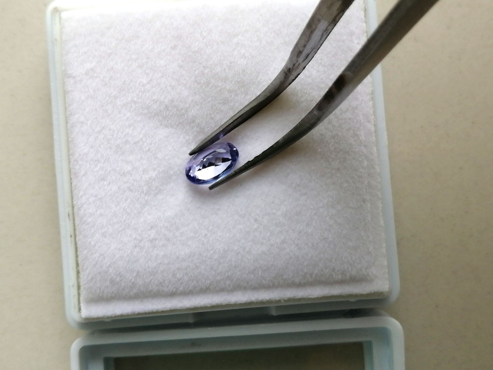 天然タンザナイトオーバル[ML8lI] ルース 0.61カラット 天然