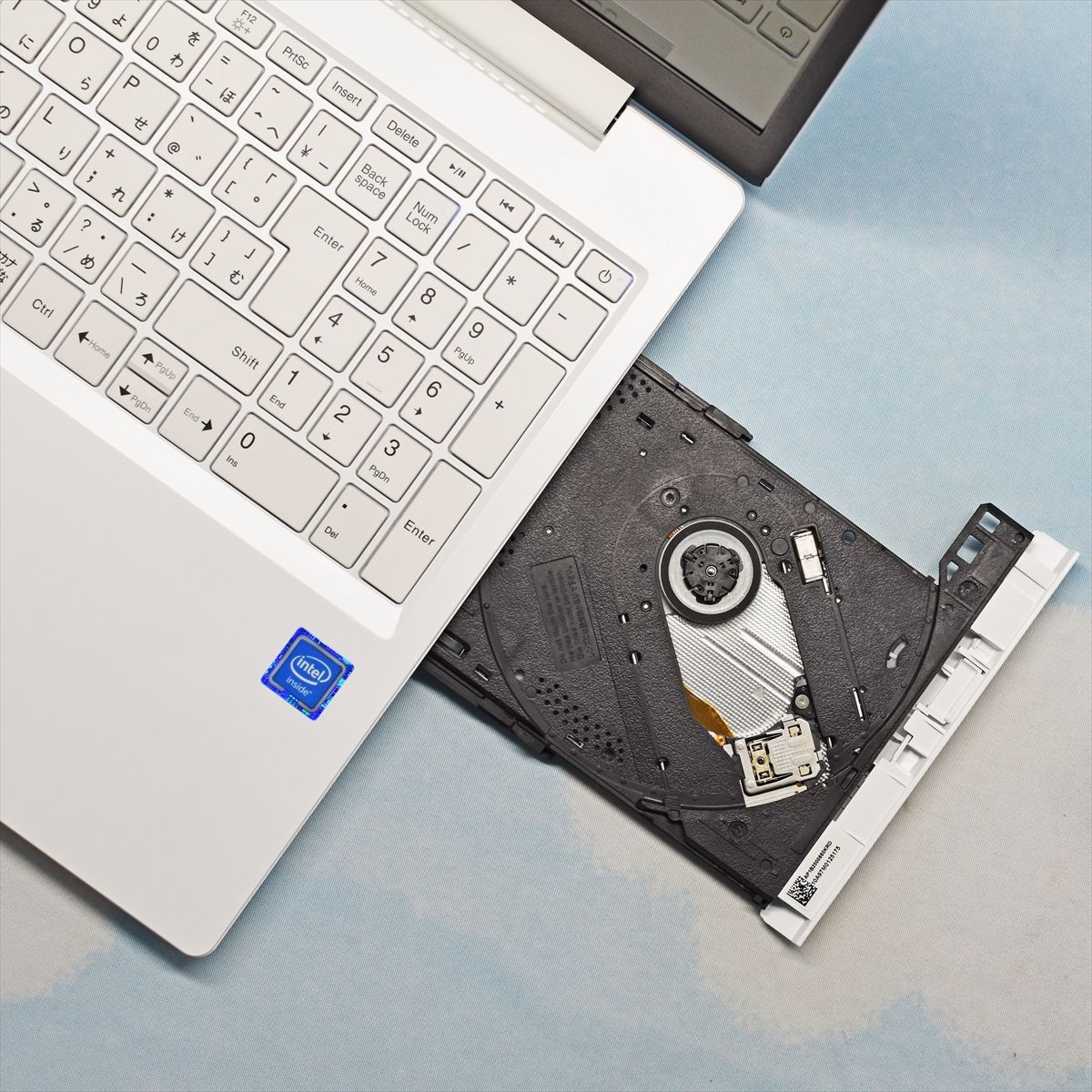 薄型NEC/最新Win11/新品SSD256G/メモリ8G/カメラ/高年式ラビー 【公式