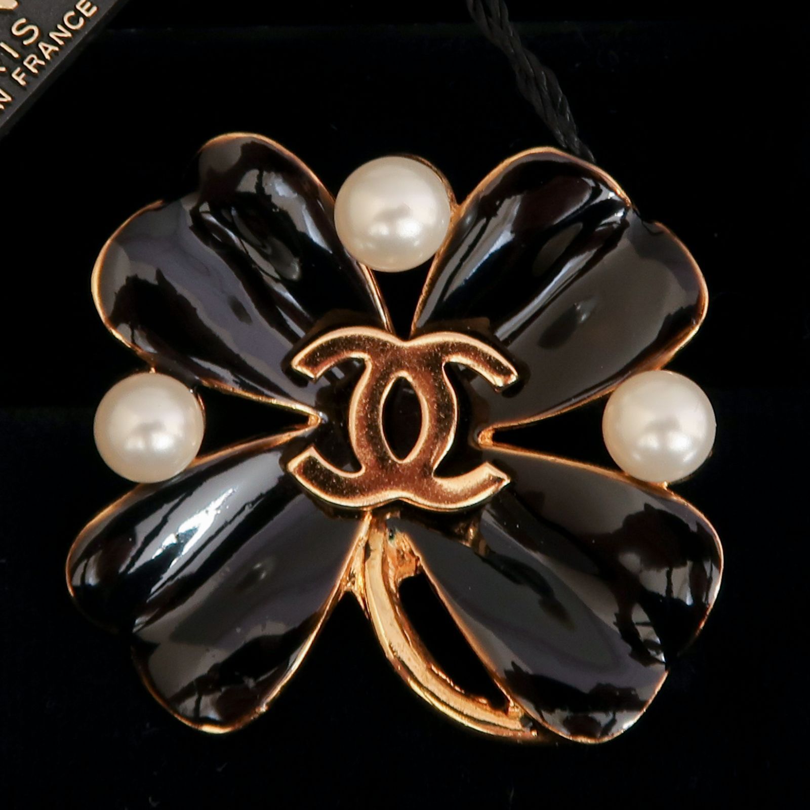 CHANEL シャネル ブローチ どこで 買える か