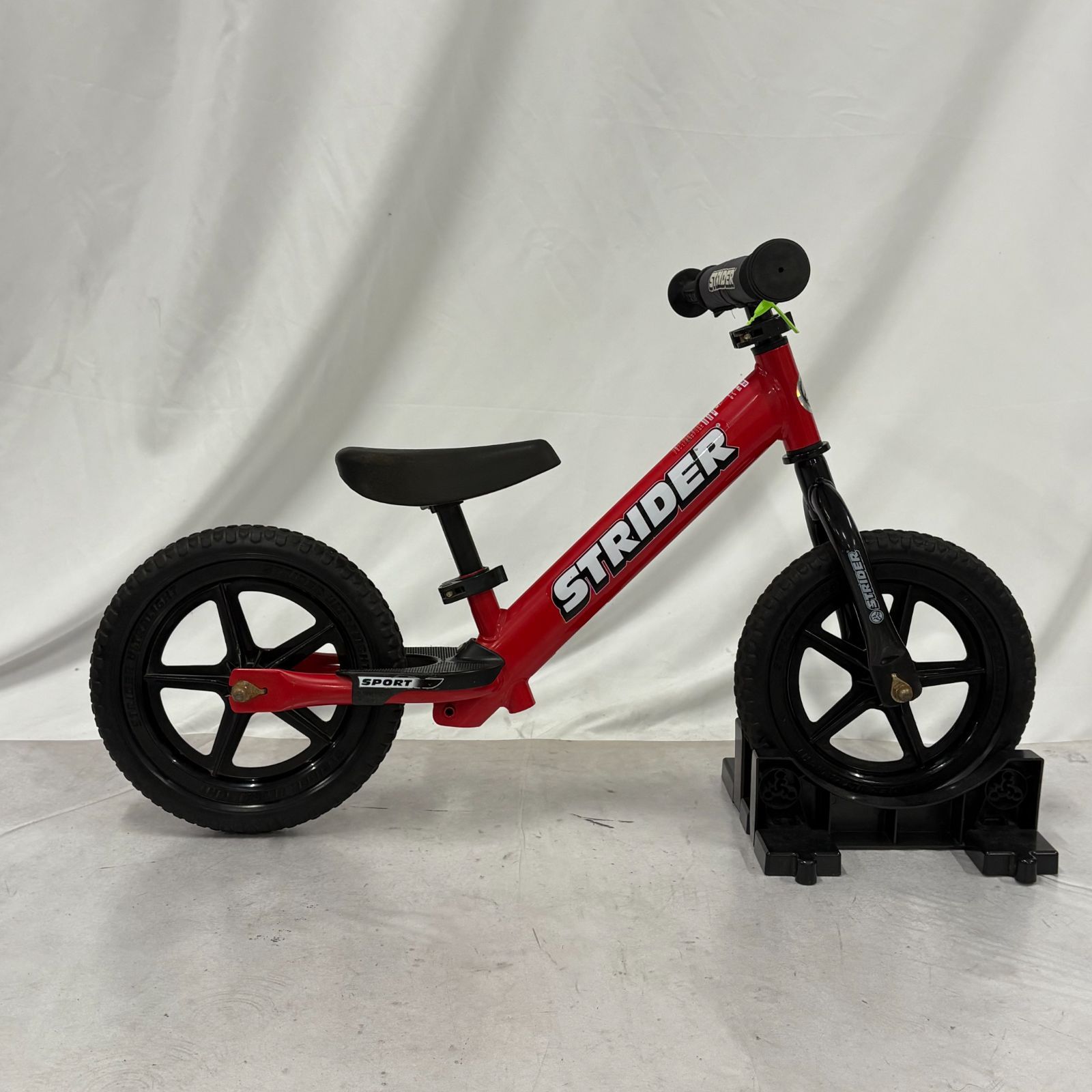 STRIDER SPORTS ストライダー スポーツ 12インチ 赤 レッド