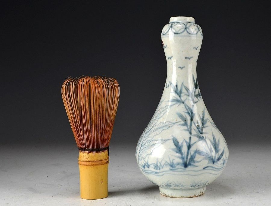 古美術◼️蔵からかなり美しい曲線の緑色の壺、壷、花瓶が出てきました