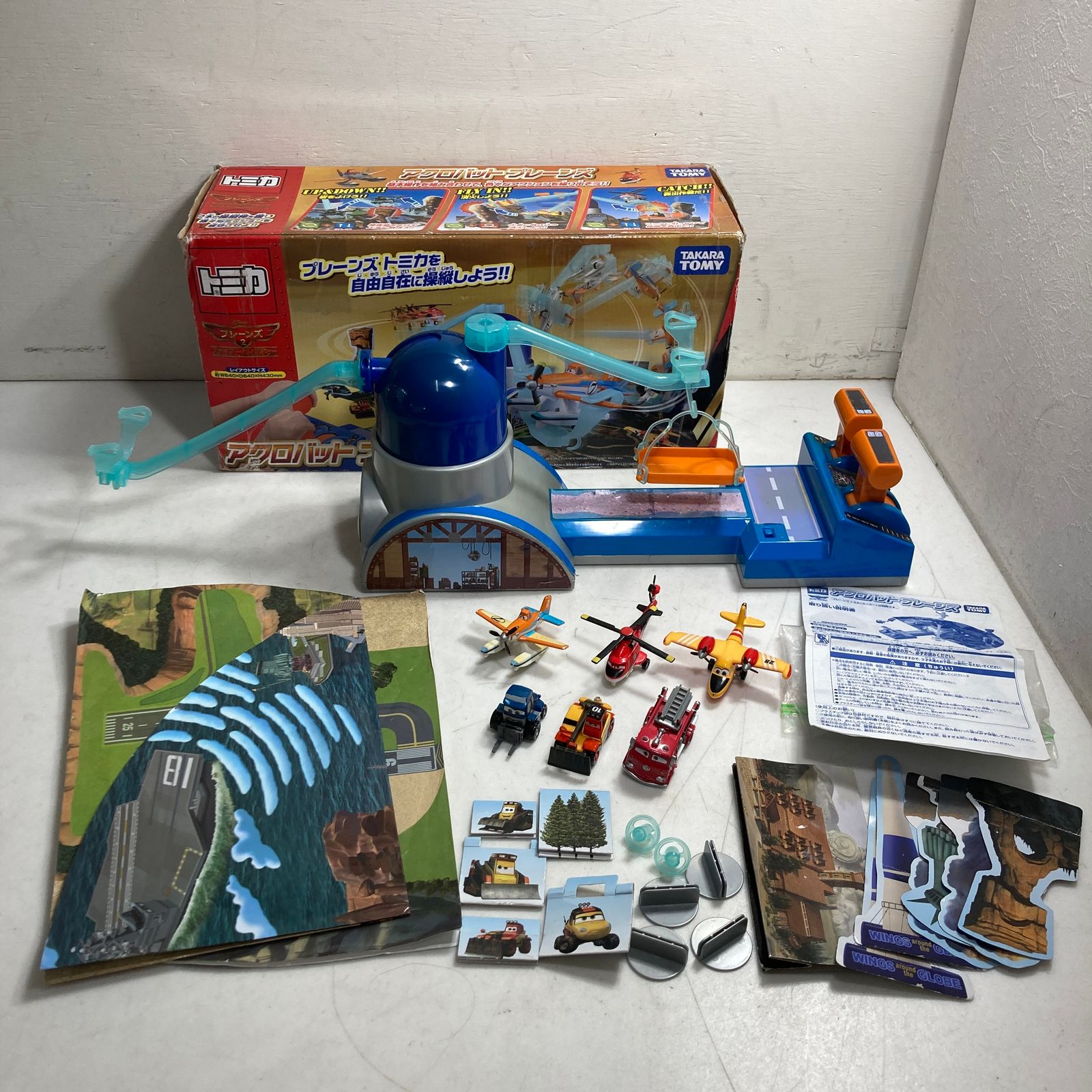 カーズ プレーンズ ミニカー セット トラック付き ディズニーランド