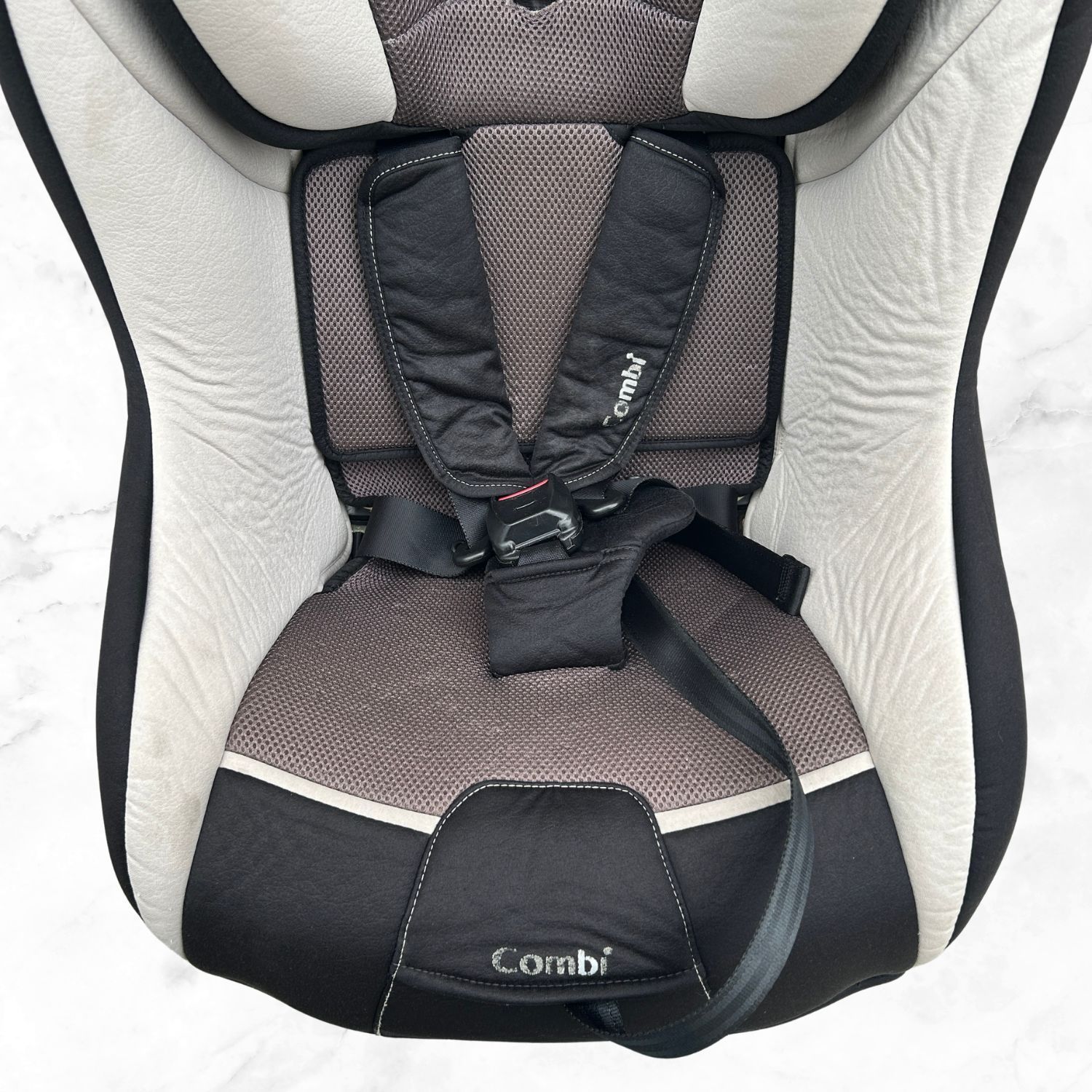 美品】Combi コンビ マルゴットS トリノグレー シートベルト固定