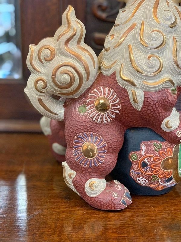 九谷焼】玉乗獅子 狛犬 シーサー 置物 縁起物 金彩 九谷焼 玉獅子