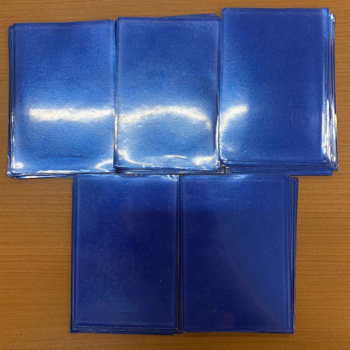 遊戯王 スリーブ 初期ロゴ 青 未開封 遊戯王 スリーブ 初期ロゴ 青 未