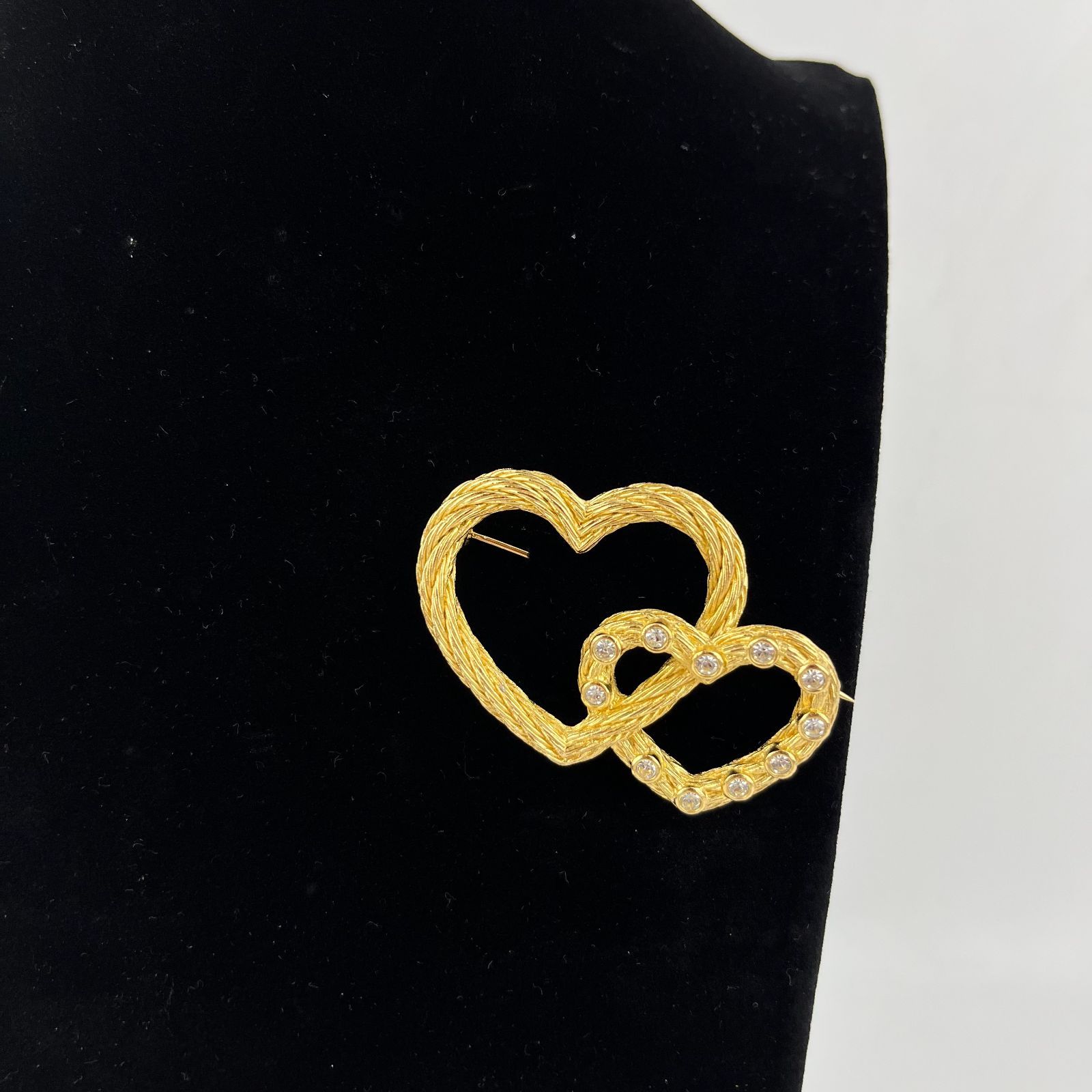 未使用に近い Dior アイラブディオール ハートアンドアロー ブローチ