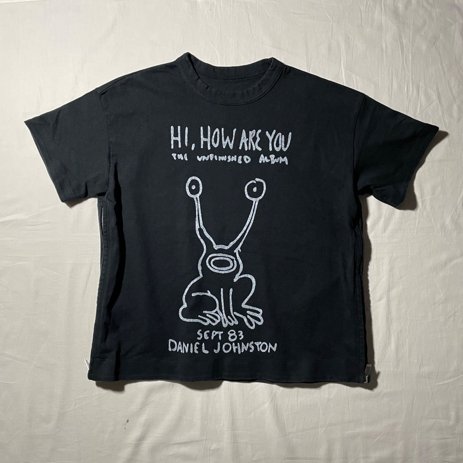 SACAI×DANIEL JOHNSTON S/S Tシャツ サイドジップ - メルカリ