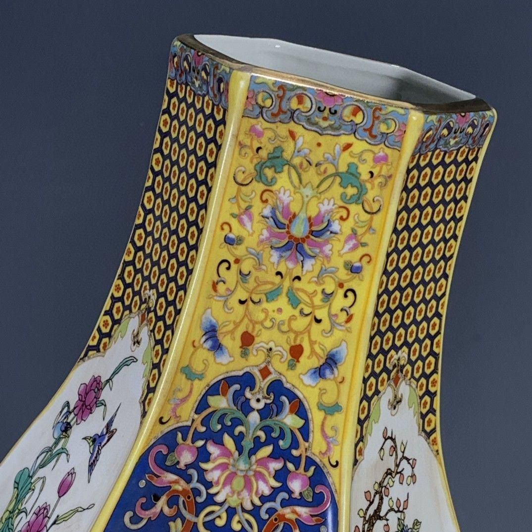 景徳鎮陶磁パステルカラー万寿無疆四方花瓶 陶磁器 装飾品 現代工芸品