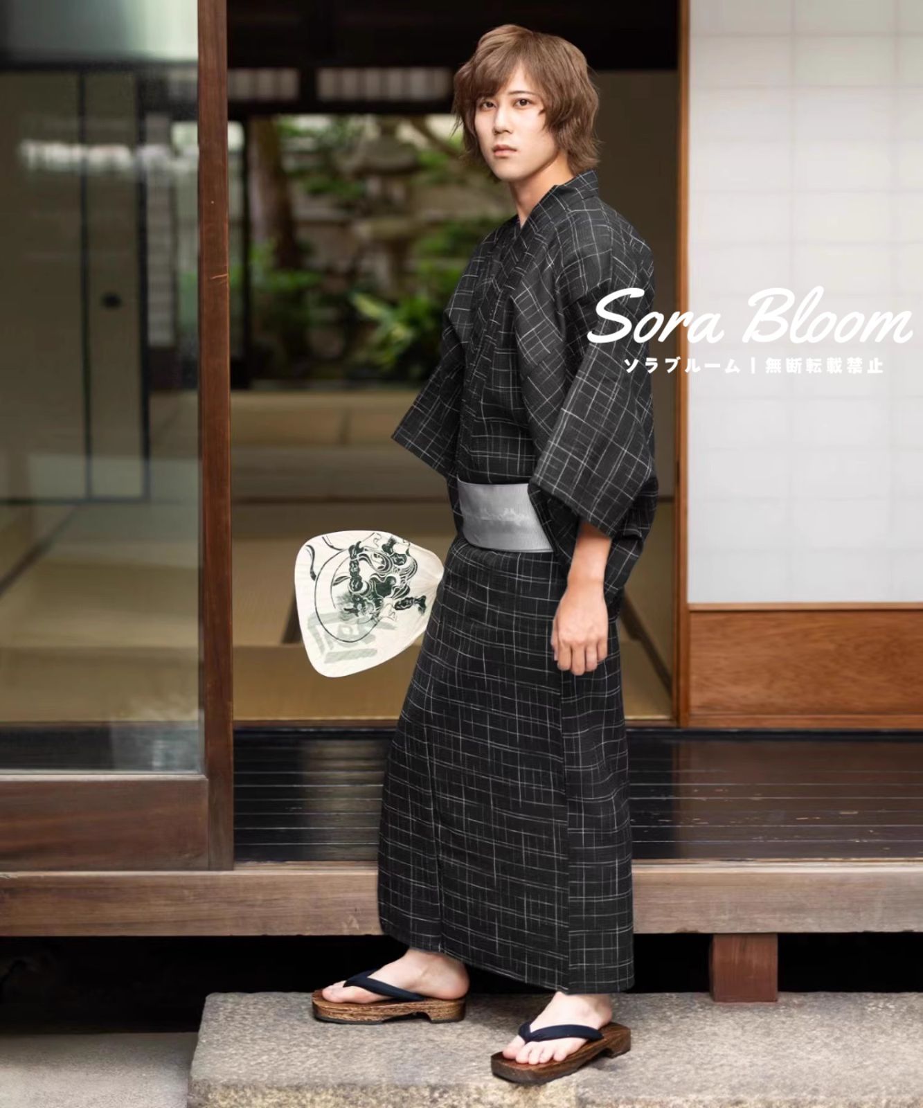 大英博物館日本人初個展鬼才澤田痴陶人作白磁彫刻文牡丹花繋囲垣文蓋付