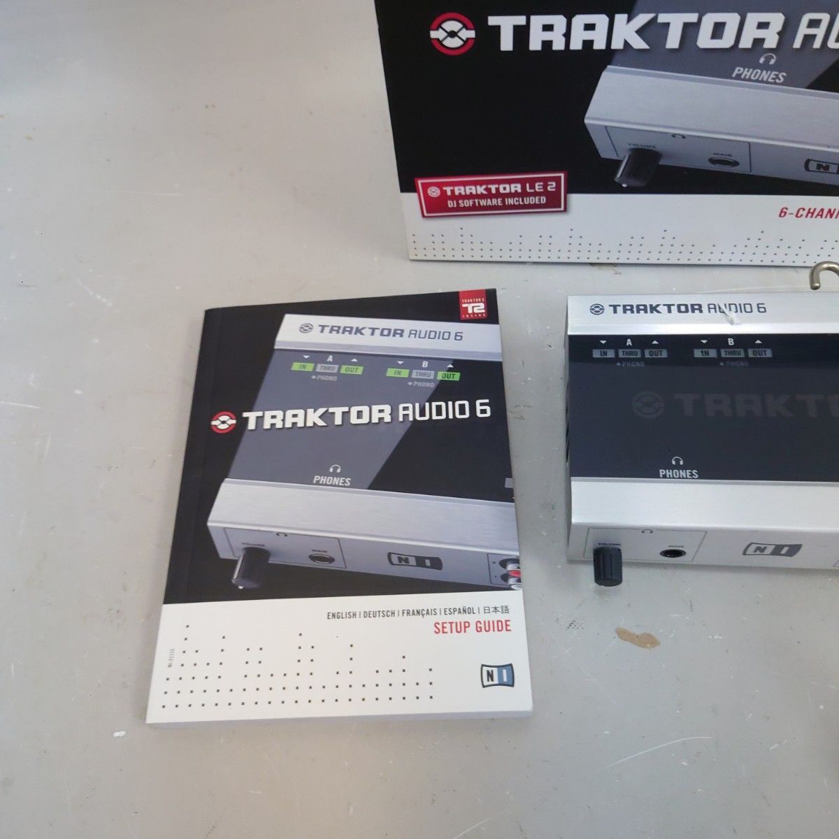 TRAKTOR AUDIO 6 DJオーディオインターフェース Native Instruments