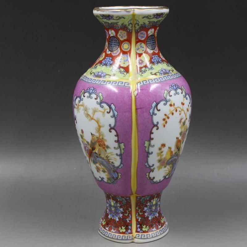 清乾隆粉彩浮彫刻山水魚尾瓶 景徳鎮 陶磁器 装飾品 工芸