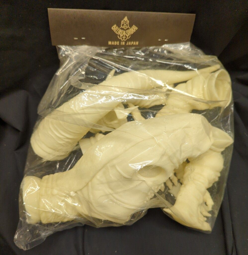 購入 ビリケン商会 リアルモデルキット ソフビキット ゴモラ GLOWS IN