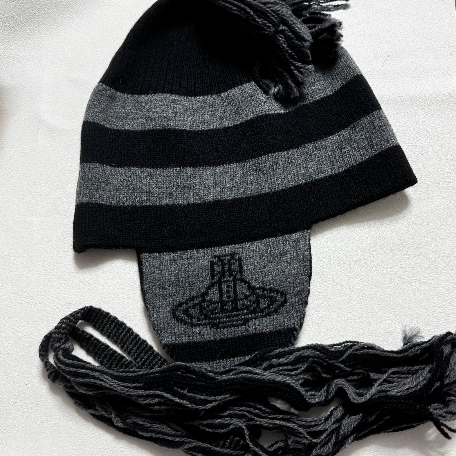 ヴィヴィアンウエストウッド ORBフラップ付ワッチ ニット帽 NANA シン