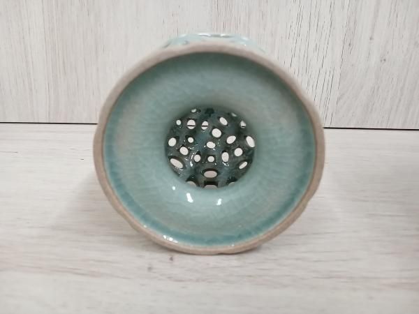 中国 青磁三つ足炉 f2250201 香炉 青磁 三足 海剛 - メルカリ