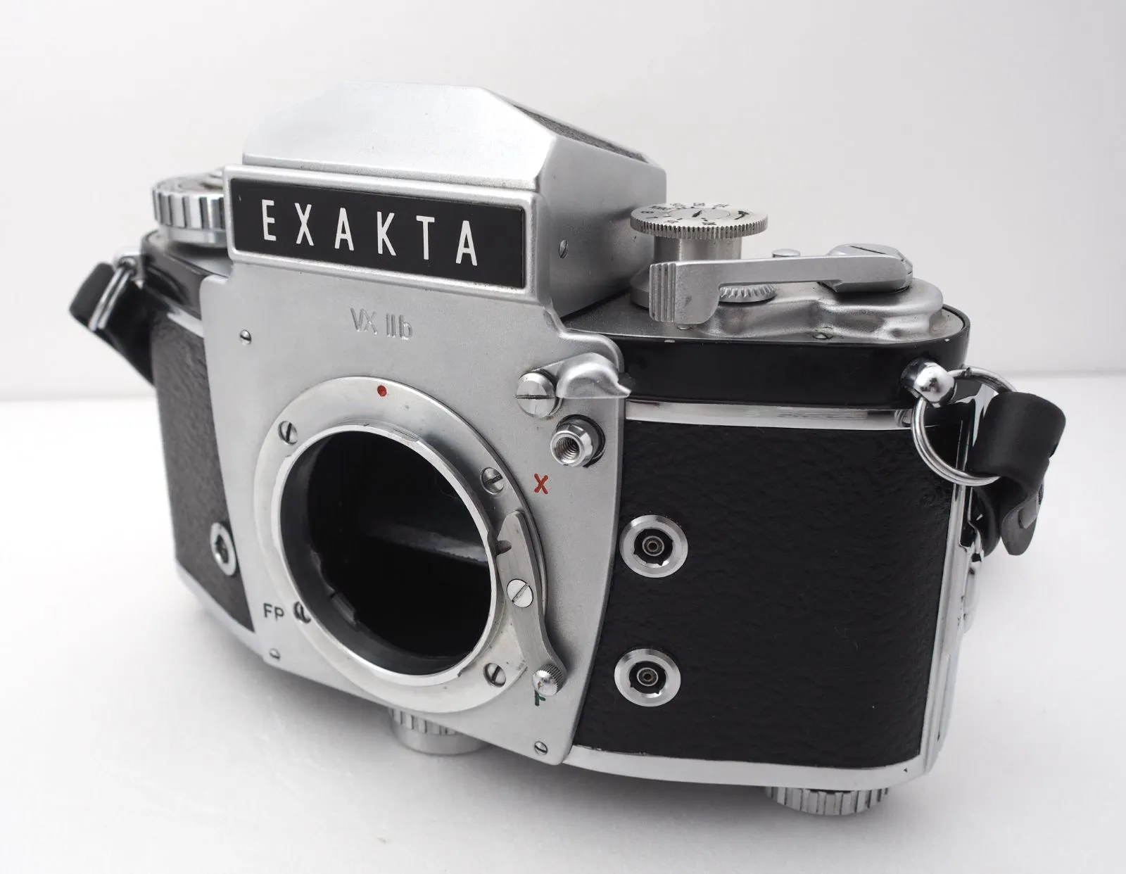 EXAKTA VX フィルムカメラ 50mmレンズ付き EXAKTA VX フィルムカメラ