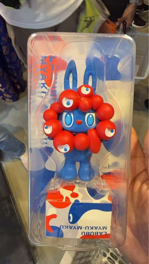 LABUBU MYAKU-MYAKU ストライプ付フィギュア ラブブミャクミャク