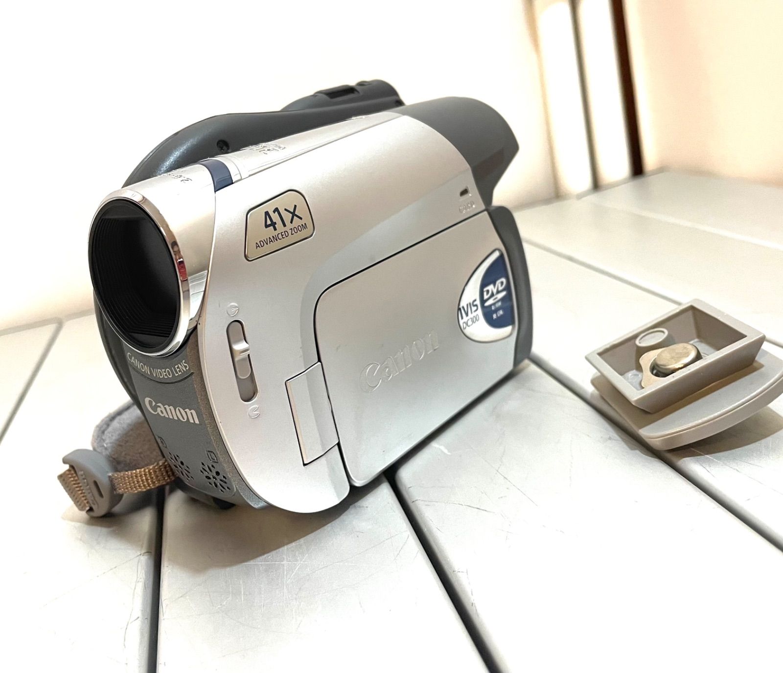 工場 【】Canon DVDビデオカメラ iVIS (アイビス) DC300 iVIS DC300