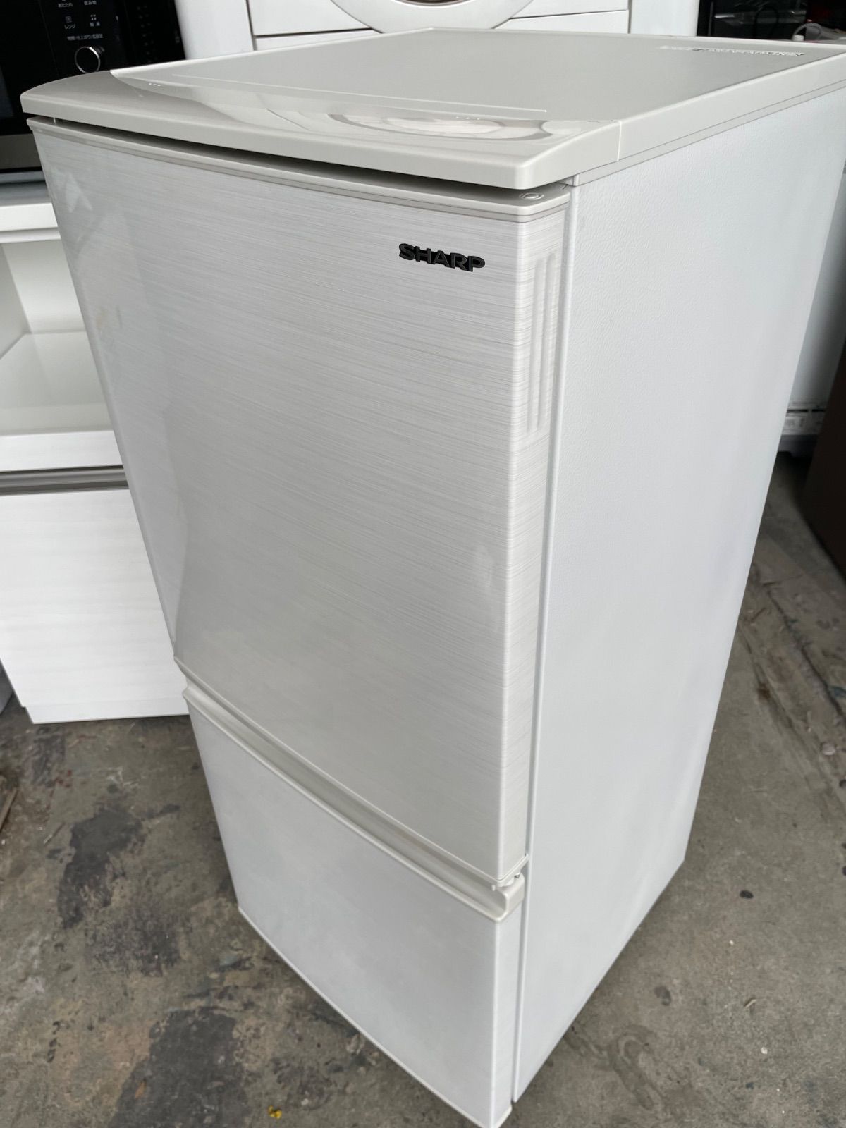 SHARP 2ドア冷蔵庫 SJ-D14E-W 2019年製 137L