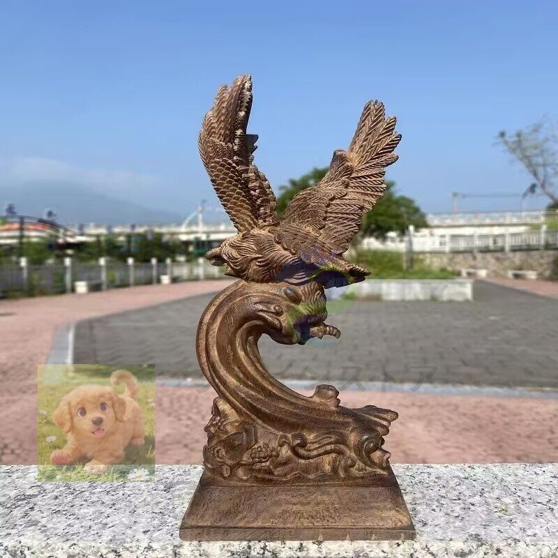 木彫りの置物 飛び鷹 高さ25cm（柘植 ツゲ）鷹 鷲 タカ ワシ 置物 居間