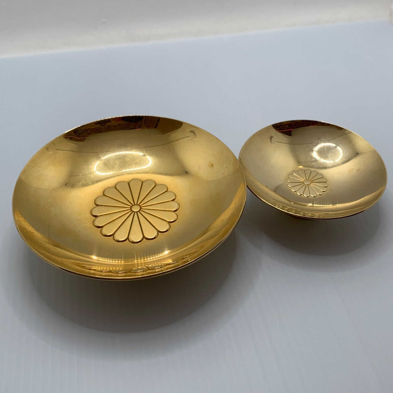 金杯 天皇陛下 御在位五十年記念盃 24Kメッキ刻印 大小 24GP - メルカリ