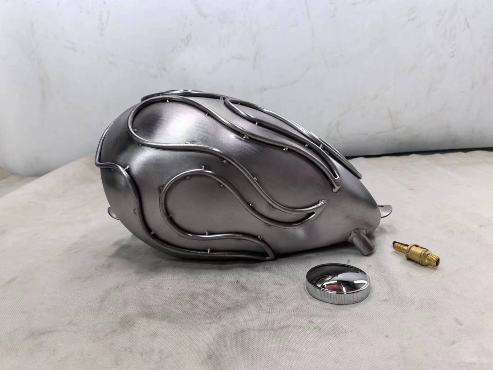 ワンオフナローピーナッツタンクエイジングxs650 ショベルエボパン