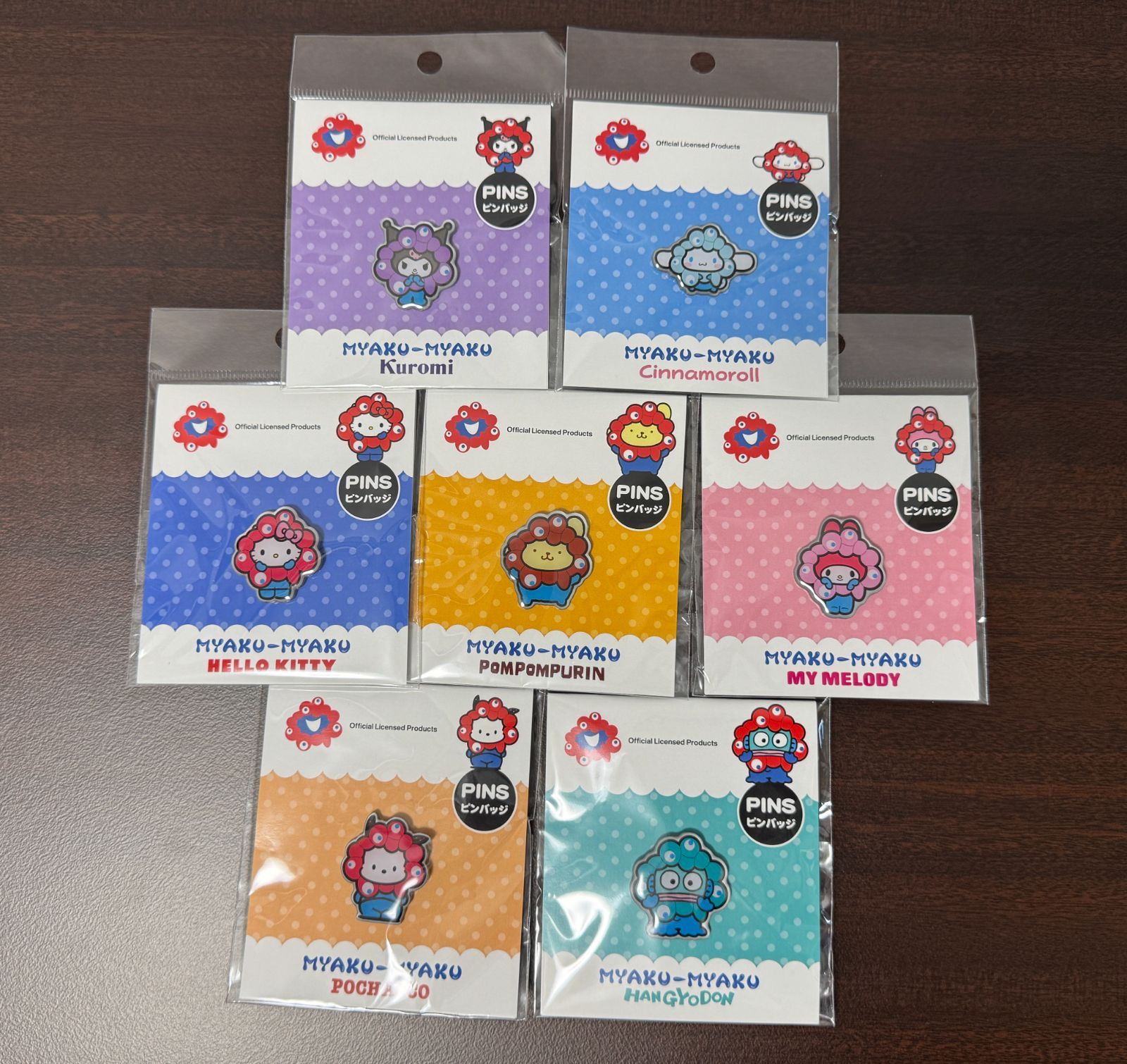 大阪万博 サンリオ なりきり ピンバッジ ミャクミャクコラボ 万博 7個