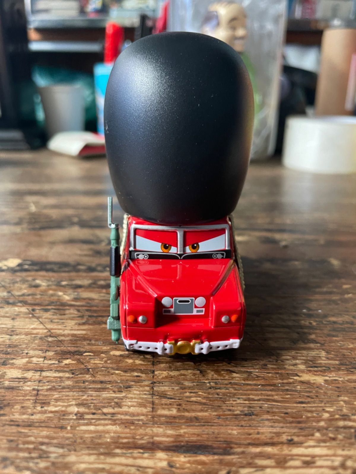 カーズ クイーン ハイギア軍曹 トッパーデッキントン3世 ディズニー