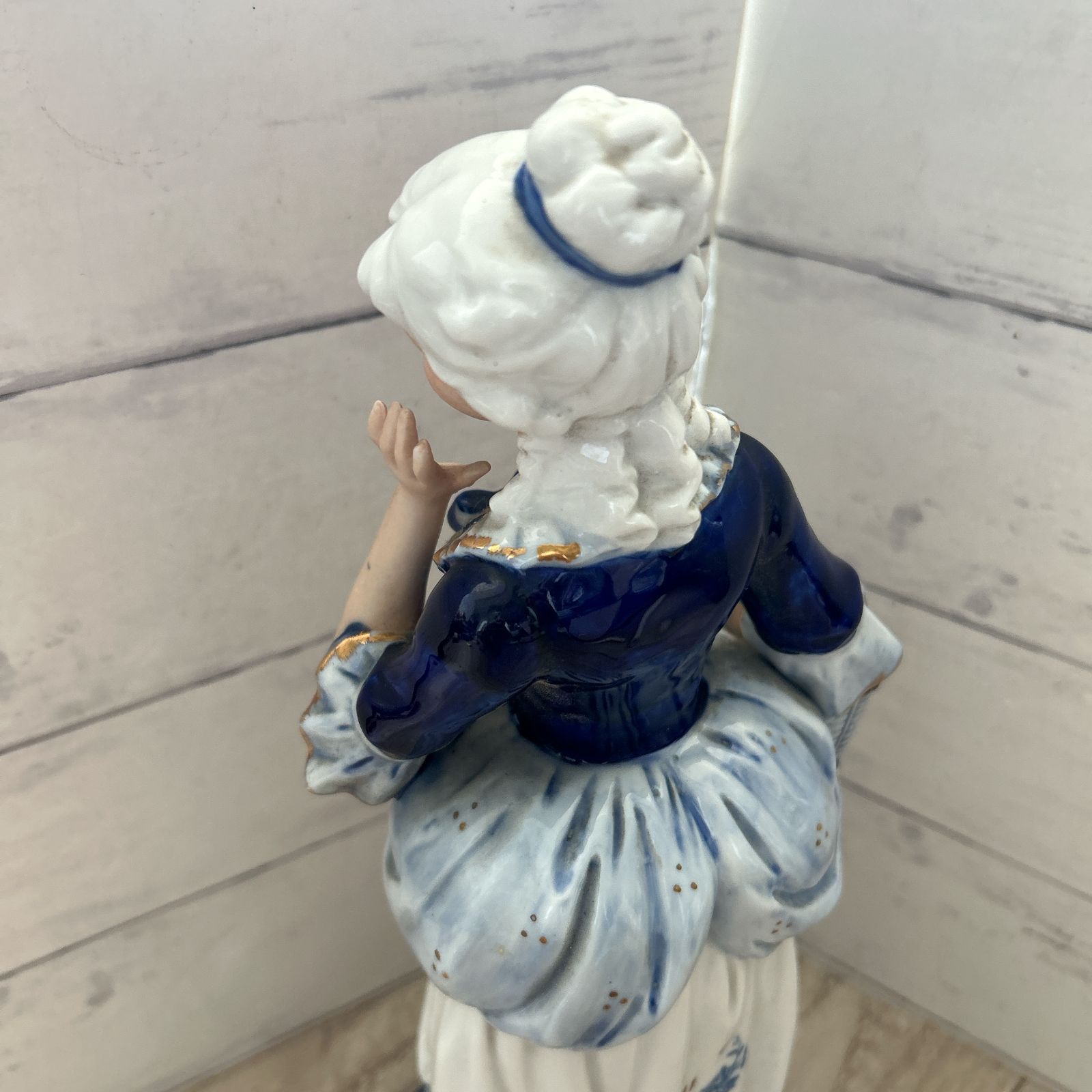 KPM 陶器人形 貴婦人 ベルリン王立磁器製陶所 花籠を持つ女性 - メルカリ