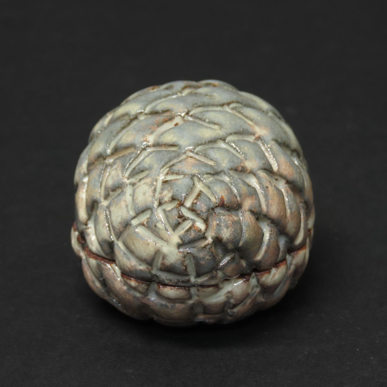 01s85 美品 十三代 田原陶兵衛 真作保証 萩焼 松実香合 高さ4cm 在銘