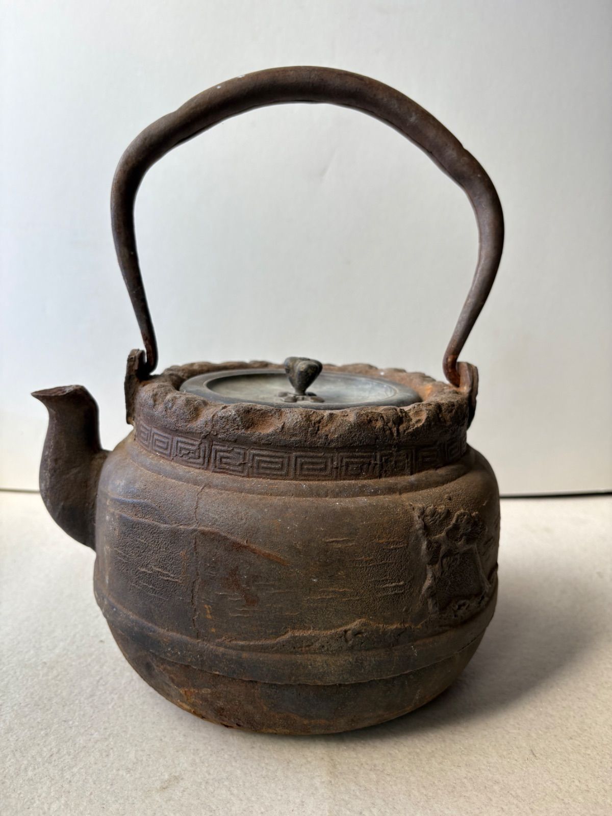 希少 珍しい 龍文堂造 鉄瓶 本物 約3.40kg古玩 銅蓋 裏蓋刻印有 湯釜