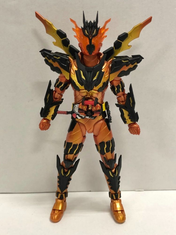 S.H.figuarts仮面ライダービルド 仮面ライダークローズマグマ 未開封