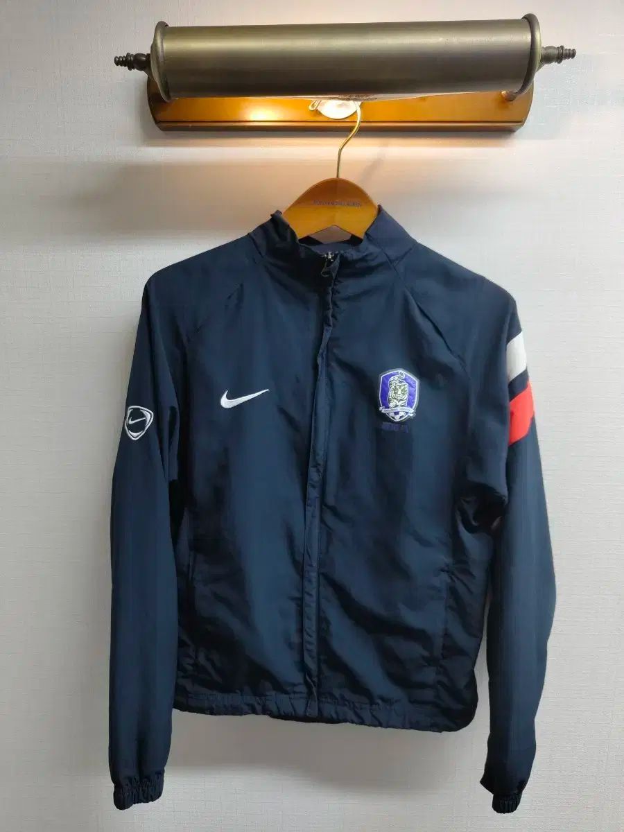 TM paint キャンバスアート「BEER FIT CLUB!」