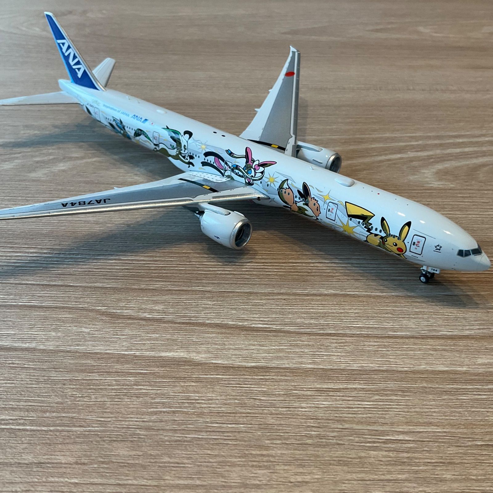 ANA B777-300ER『イーブイジェット』特別塗装 1/400 ANA、特別塗装機
